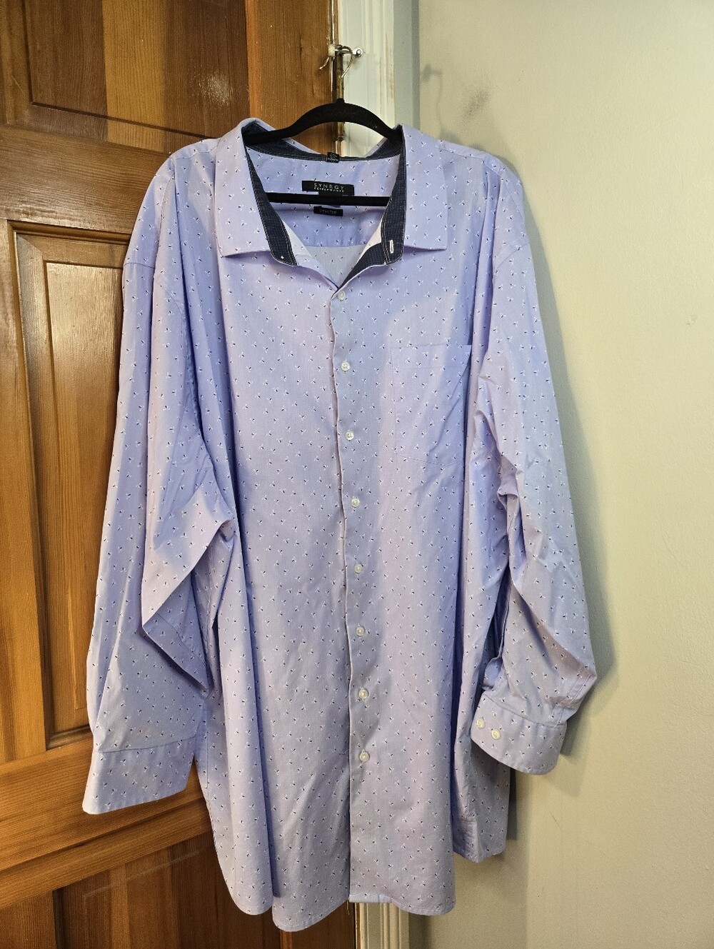 Big Men's Light Blue Floral Long-Sleeve Dress Shirt